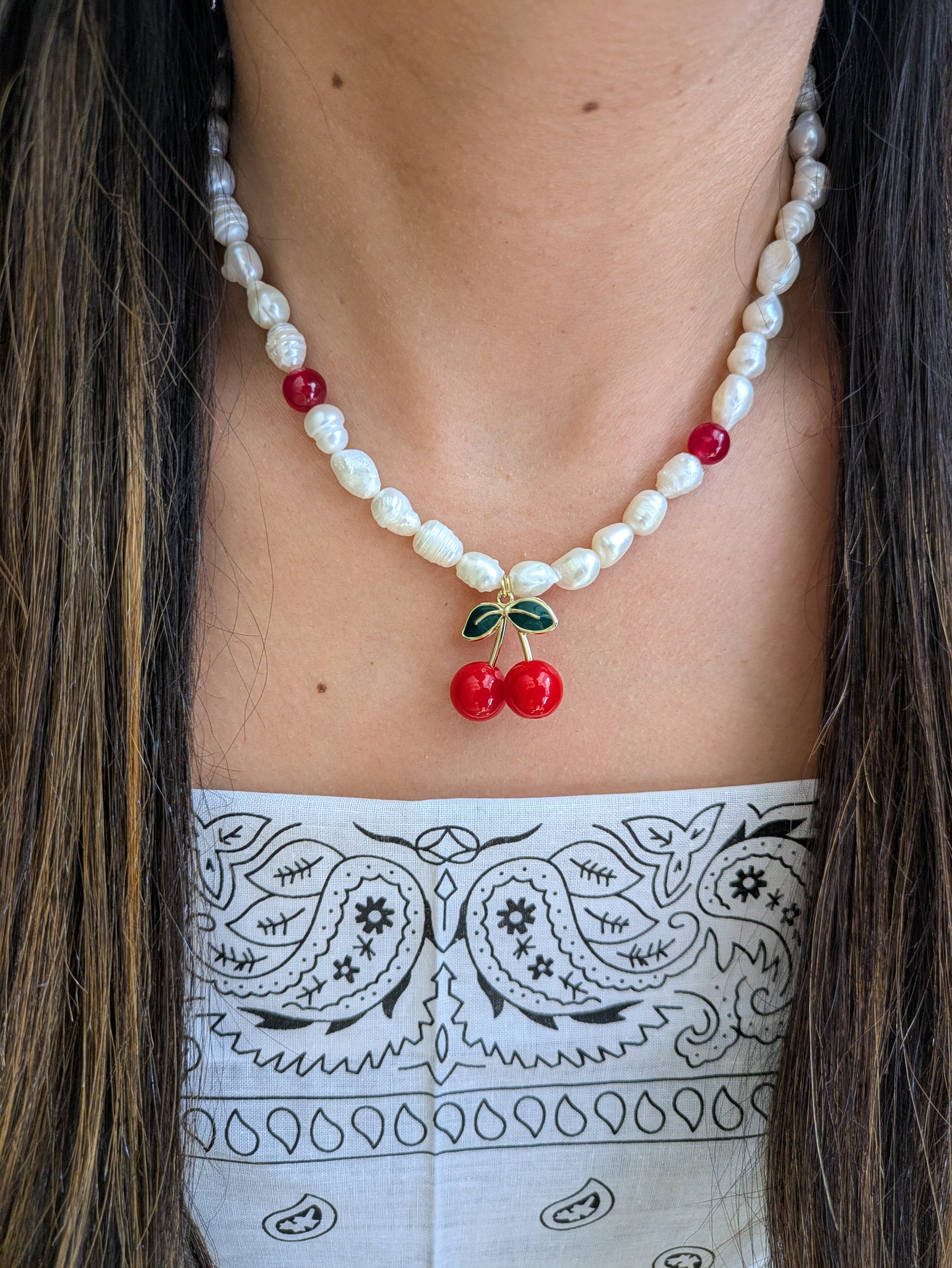 Collier Cherry