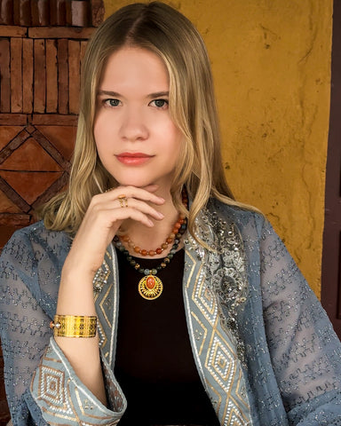 Collier Ora